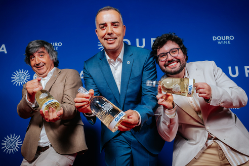 Mário Rocha e os enólogos Jorge Alves e Pedro Alves